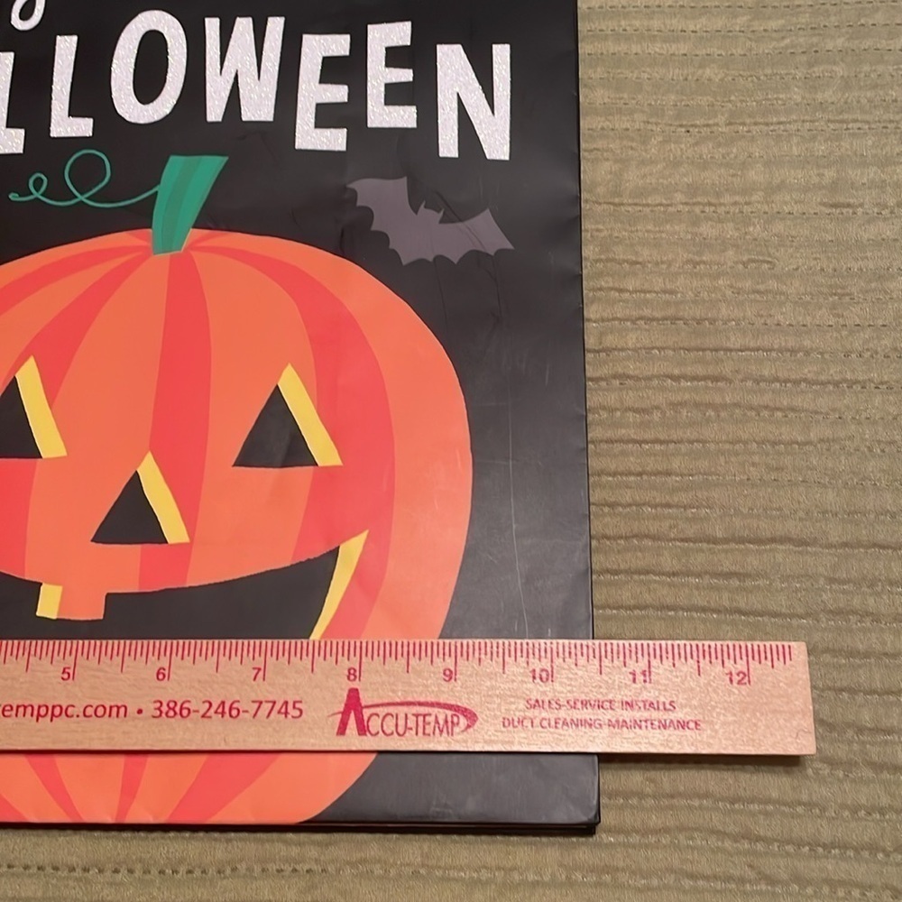 Hallmark 11 Piece Bundle of Halloween Gift Bags & Tissue Paper - Picture 16 of 16